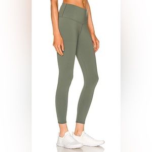 Alo Yoga 7/8 High Waist Airbrushed Legging